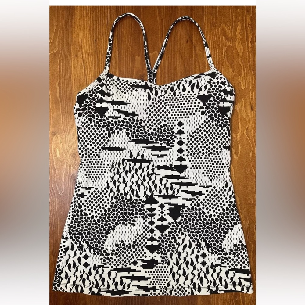 Lucy Brand XS Racerback Yoga Tank Black White Geo Pattern Keyhole Back Women’s
